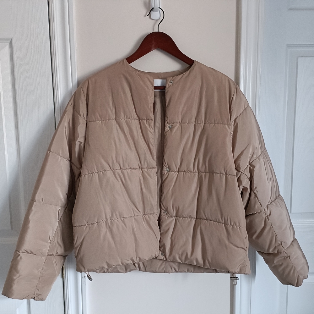 OAK+FORT Round Collar Short Puffer Jacket In Light Tan